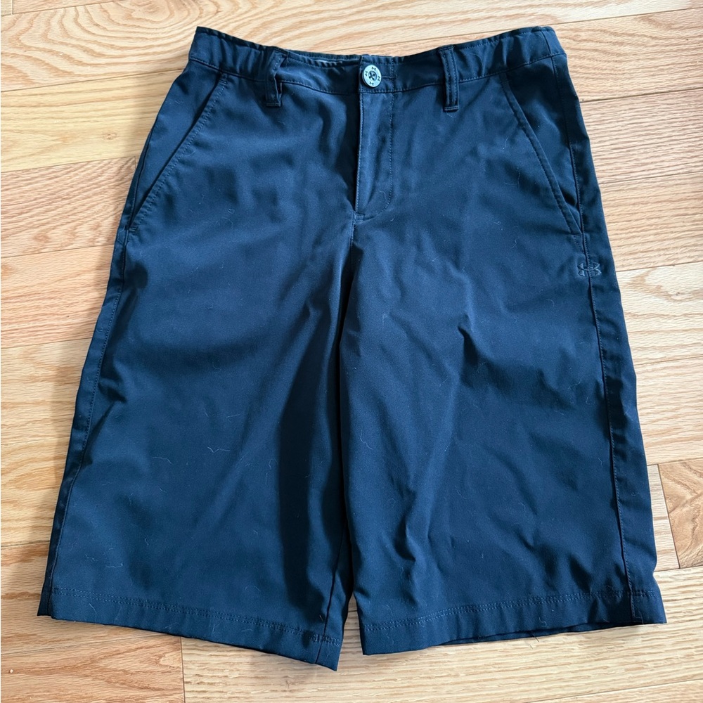 Under Armour black golf shorts boys YL